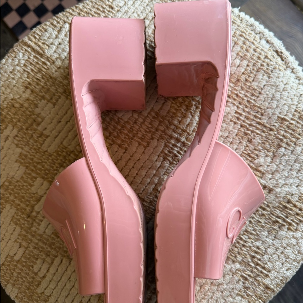 Gucci Women's Pink Jelly Slide Sandals - Picture 5 of 9